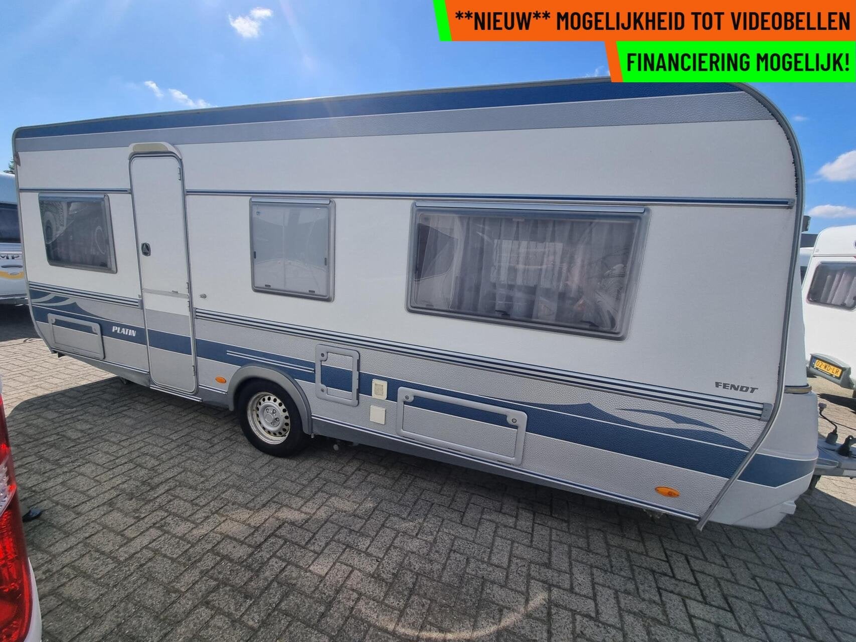 FENDT PLATIN 540 TG MOVER + AIR TENT + ENKELE BEDDEN +250 CM, Caravans en Kamperen, Rondzit, 7 tot 8 meter, Bedrijf, Fendt