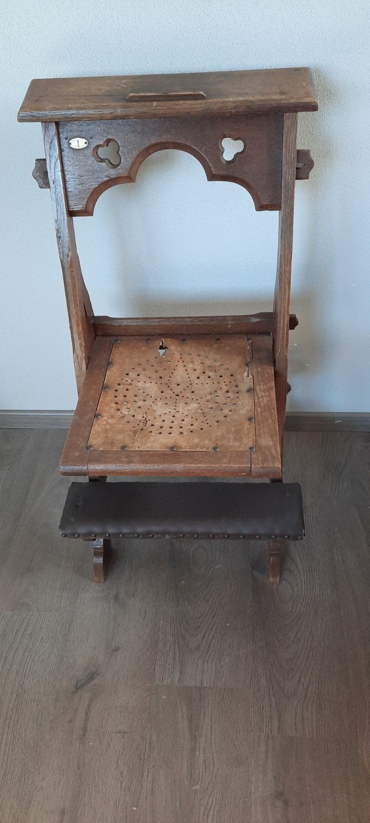 kerkstoel uit de kerk van Haaren, Ophalen