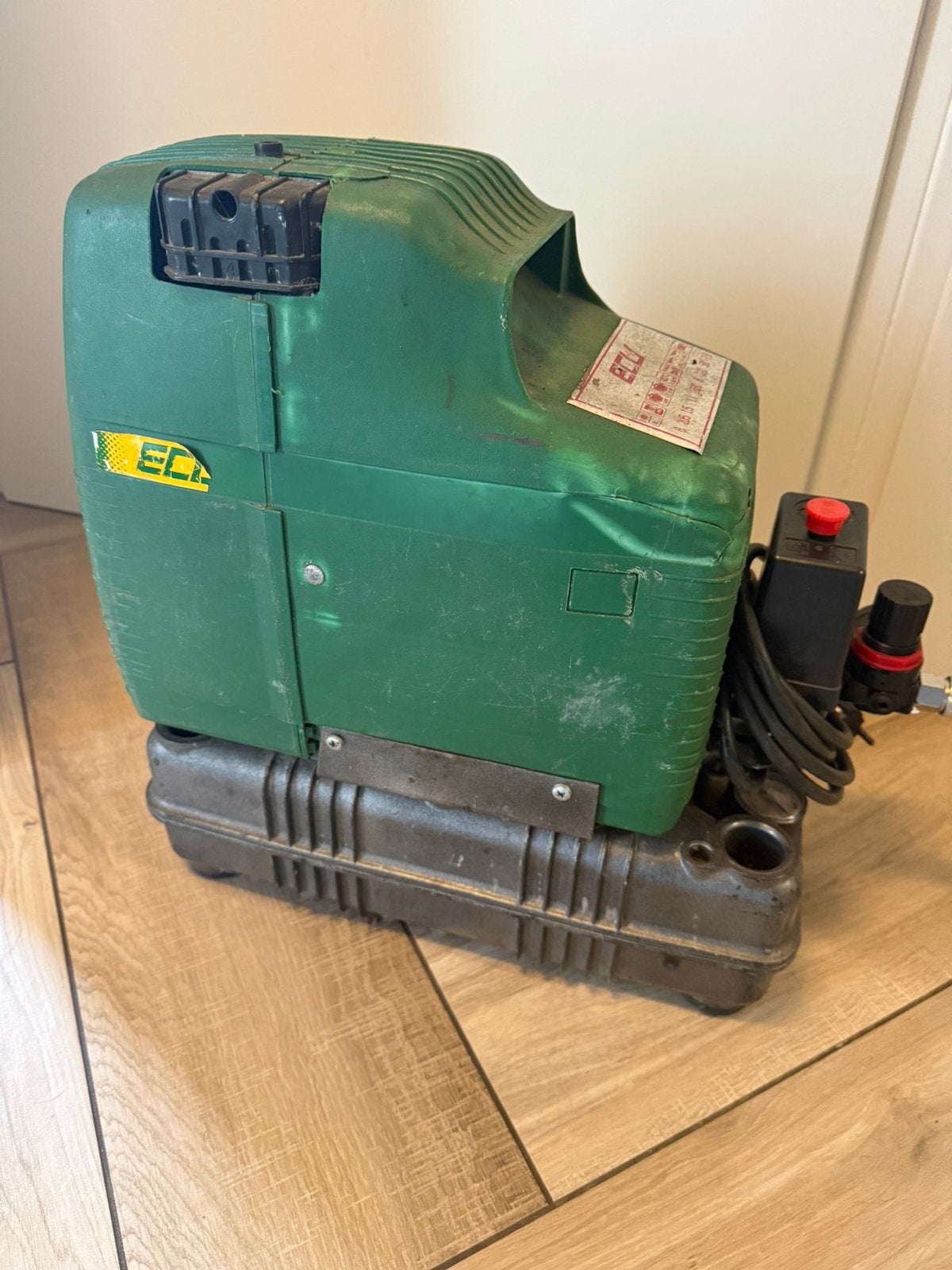 professionele en compacte Airmec ECU compressor, Minder dan 25 liter, Ophalen of Verzenden, Zo goed als nieuw, Minder dan 200 liter/min
