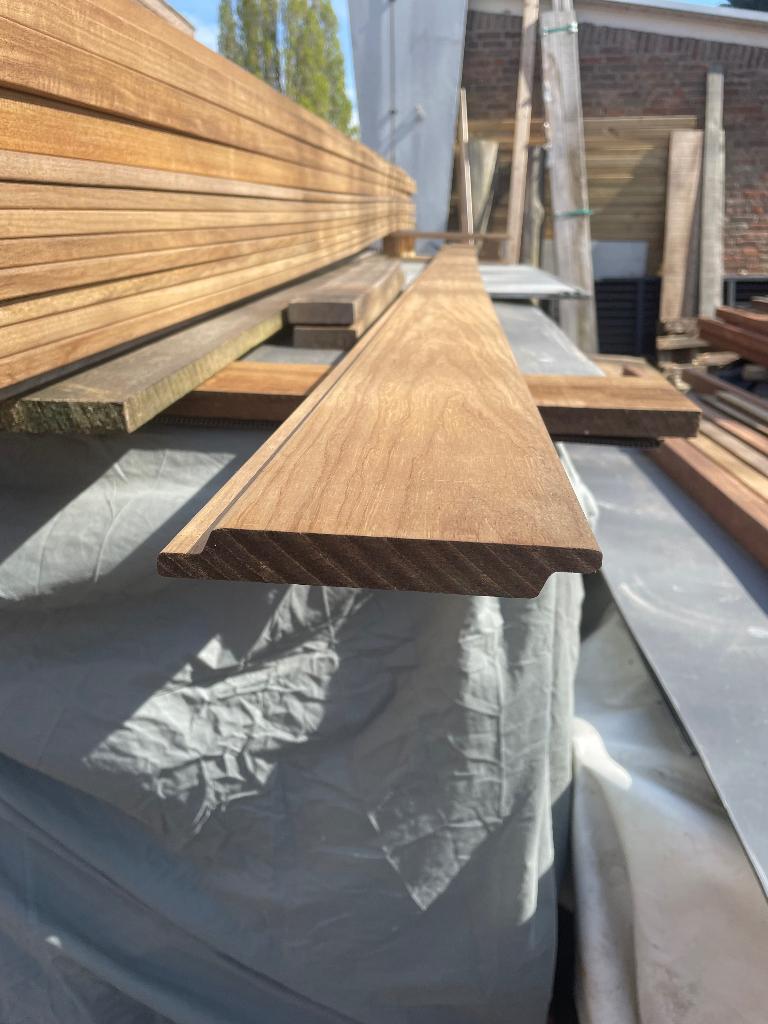 Frake 400 stuks 305cm channelsiding gevelbekleding, Tuin en Terras, Palen, Balken en Planken, Ophalen, Planken, Nieuw, Hardhout
