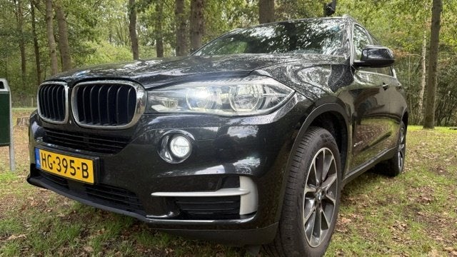 BMW X5 xDrive30d High Exec. (bj 2015, automaat), Auto's, Dealer onderhouden, Gebruikt, 2993 cc, 241 €/maand
