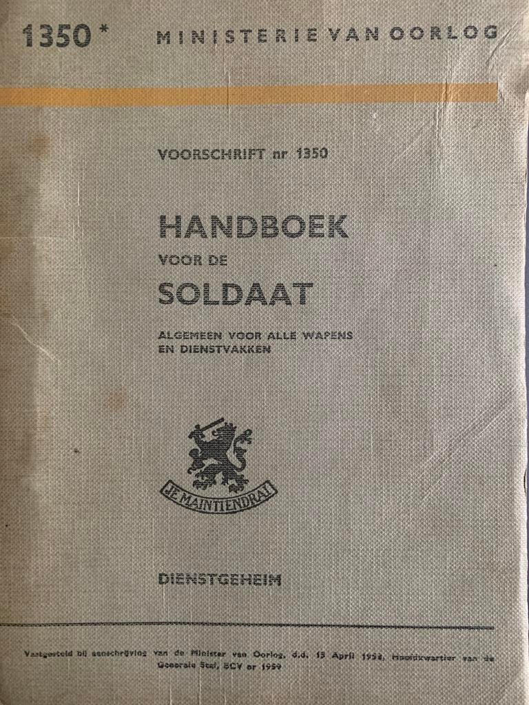 Handboek voor de Soldaat. Uitgegeven in  1959. Nette staat., Ophalen of Verzenden, Landmacht, Nederland, Boek of Tijdschrift