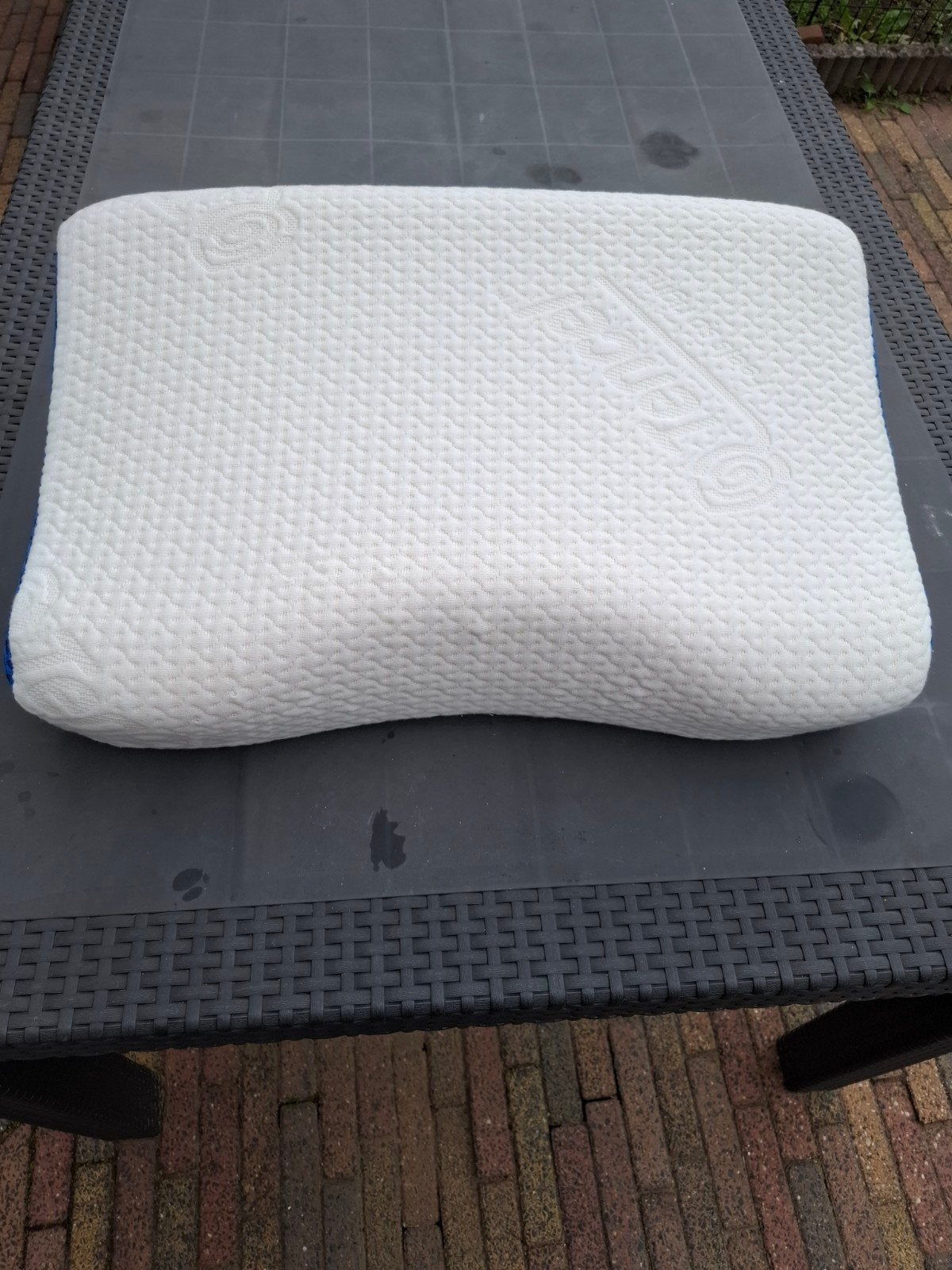 GRATIS OPHalen!! Ergonomisch Kussen - Zo goed als nieuw, Ophalen, Eenpersoons, Wit, Zo goed als nieuw