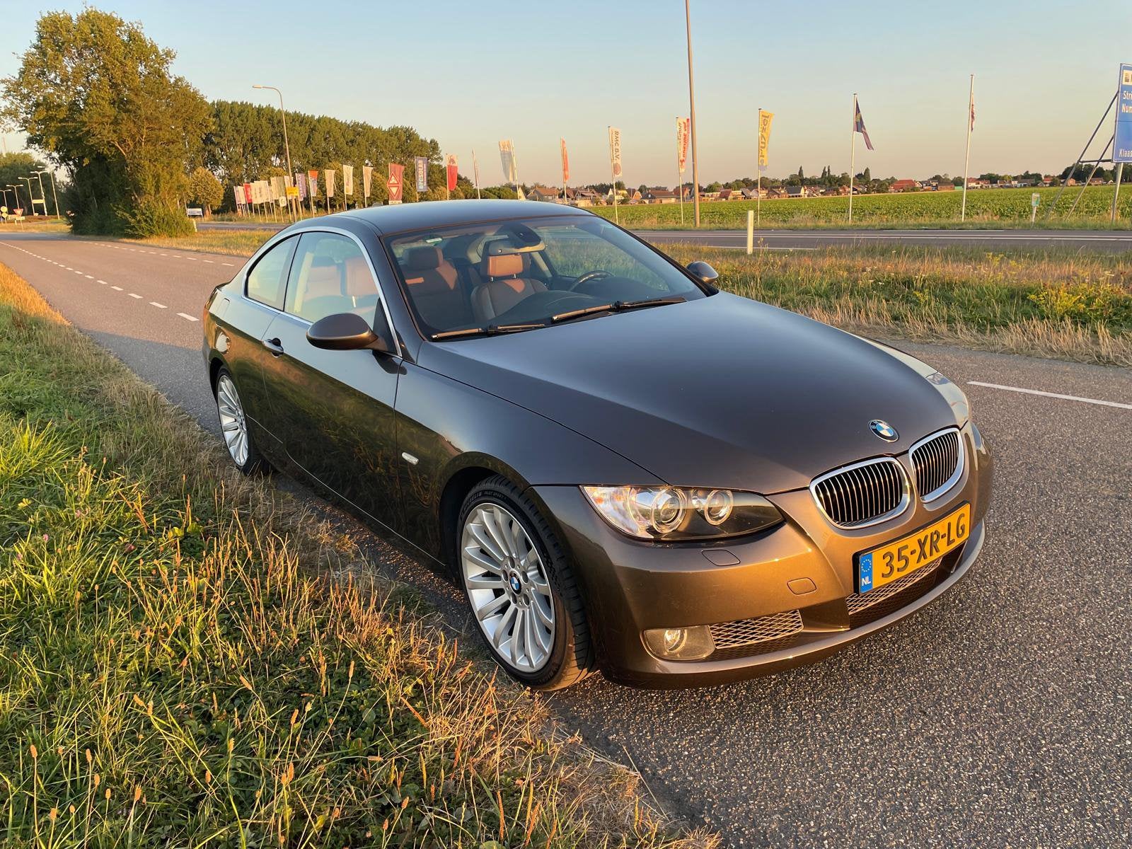 BMW e92 3-Serie 3.0 I 335 Coupe 2007 Bruin handbak, Achterwielaandrijving, Bruin, 4 stoelen, Handgeschakeld