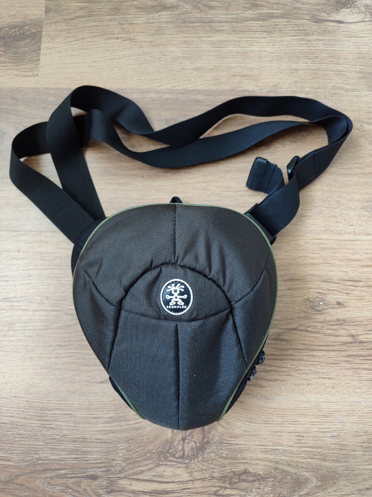 Crumpler Jimmy Bo 300 cameratas - Verzenden of afhalen, Audio, Tv en Foto, Gevoerd, Ophalen of Verzenden, Zo goed als nieuw, Schoudertas