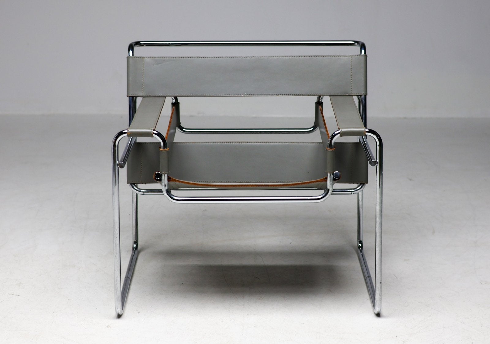 Gavina Wassily Chair Grijs Leer | Topstaat
