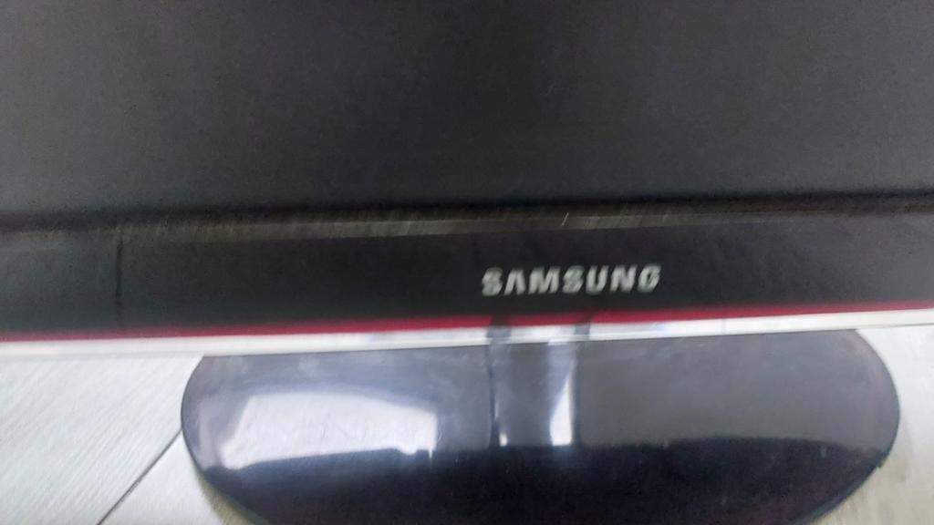 Samsung tv 22 inch, Ophalen of Verzenden, Zo goed als nieuw