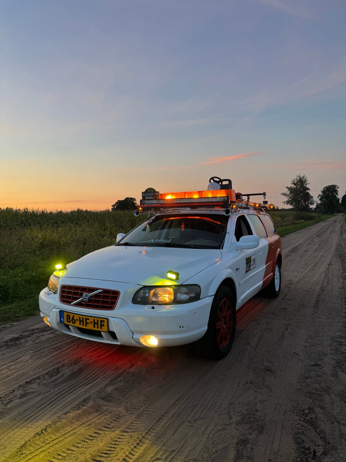 Volvo V70 2.4 T XC 4WD 2001 Wit, 1800 kg, Wit, Stationwagon, Vierwielaandrijving