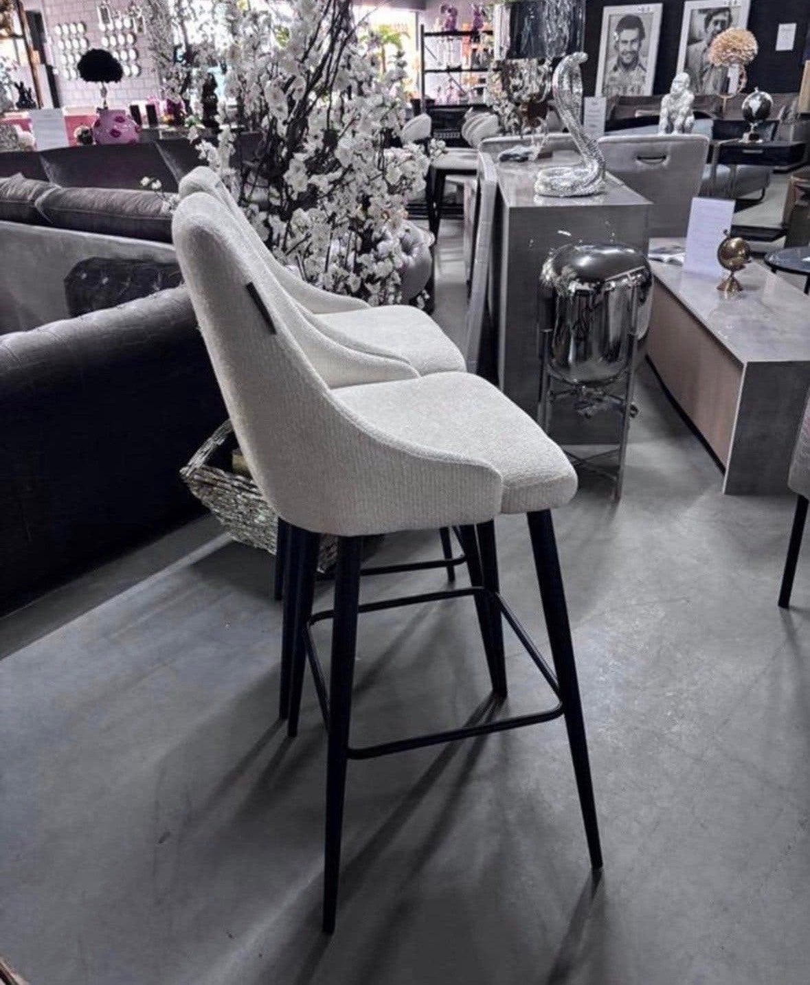 Richmond Interiors Brooke barkrukken (2 stuks) - Showroomopr, Huis en Inrichting, Ophalen, Met voetsteun, Zo goed als nieuw, 90 cm of meer
