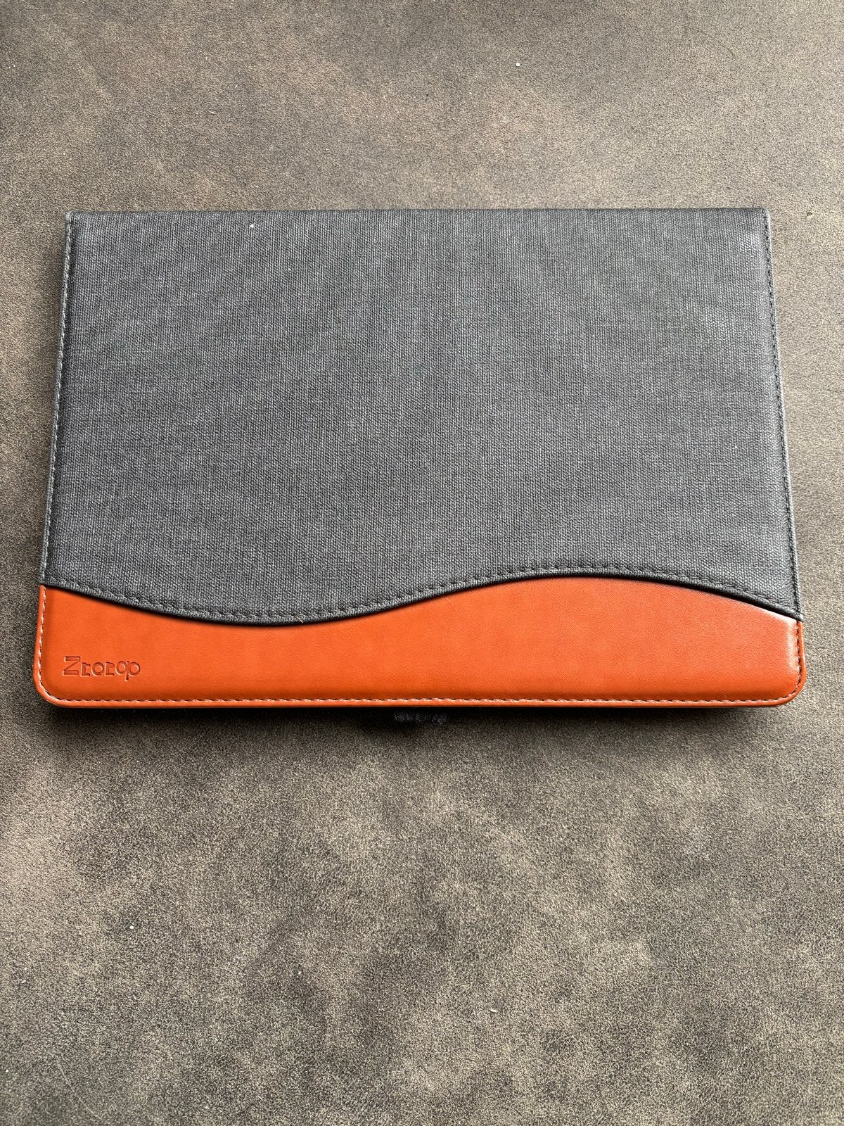 Apple IPad hoes, voor o.a. 7e en 9e generatie., Computers en Software, Ophalen of Verzenden, Nieuw, 10 inch, Bescherming voor- en achterkant