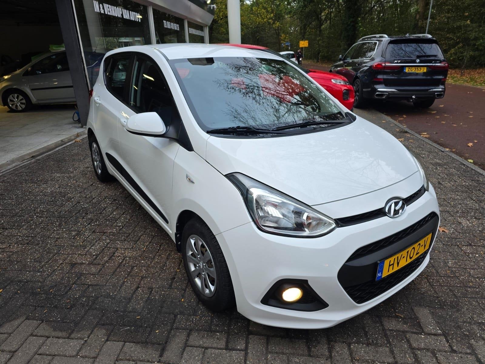 Hyundai i10 1.0i i-Motion Comfort | 2E EIGENAAR | AIRCO | CR, Stof, Gebruikt, 31 €/maand, 4 stoelen