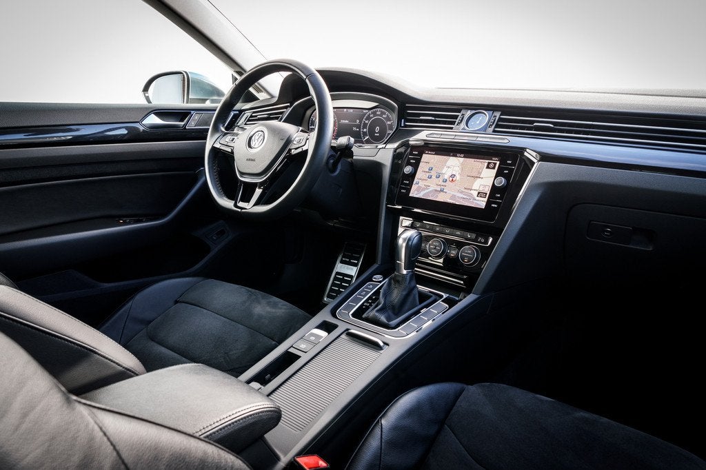 Volkswagen Passat / Arteon 1.5 TSi Elegance Automaat | Virtu, Auto's, Volkswagen, 4 cilinders, Origineel Nederlands, Bedrijf, Automatische klimaatregeling