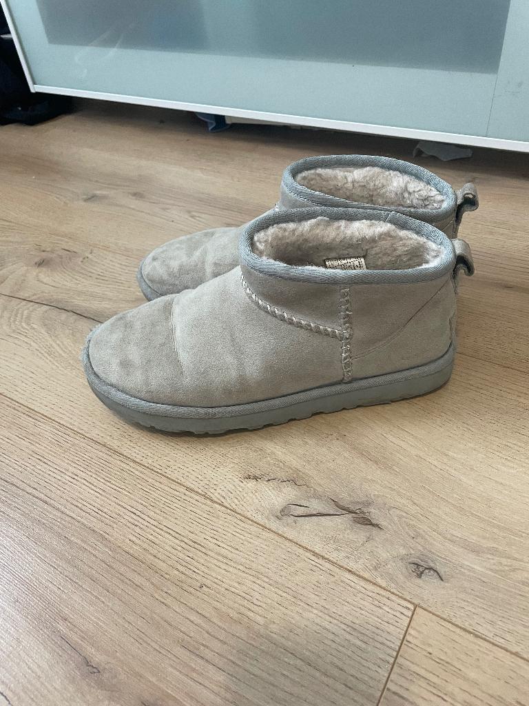 Madhappy x uggs blauw, Kleding | Dames, Schoenen, UGG, Blauw, Overige typen, Ophalen of Verzenden