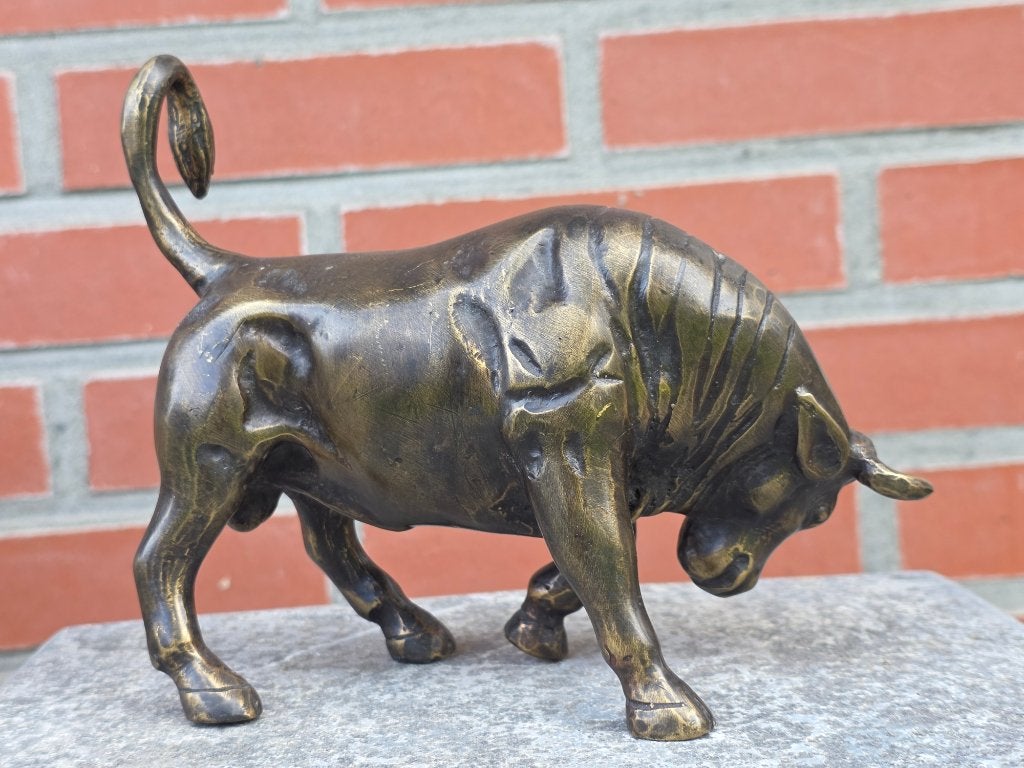 Bronzen Stier – Kracht en Vastberadenheid / brons, Ophalen of Verzenden, Nieuw, Boerderijdier, Beeldje of Figuurtje