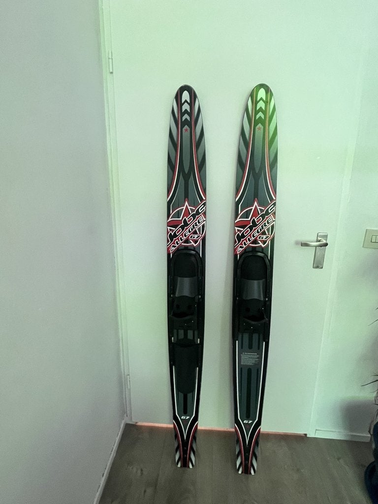 waterski 170 cm en vest maat XL MERK JOBE, Watersport en Boten, Ophalen, Waterski's, 160 cm of meer, Zo goed als nieuw