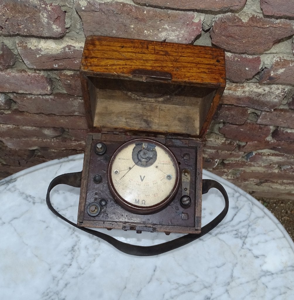 oude draagbare voltmeter in houten koffertje, Antiek en Kunst, Ophalen