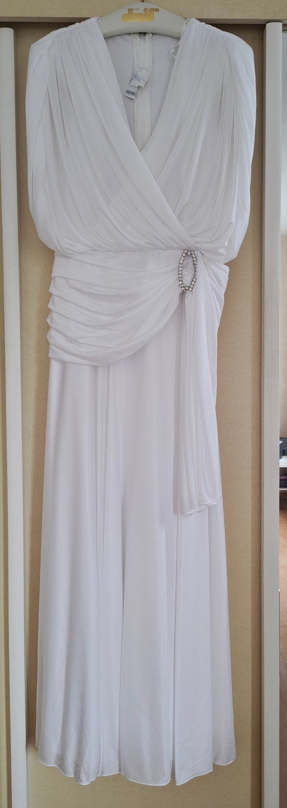 witte bruidsjurk met strass detail - Creation Jolie, Kleding | Dames, Maat 38/40 (M), Wit, Ophalen of Verzenden, Zo goed als nieuw