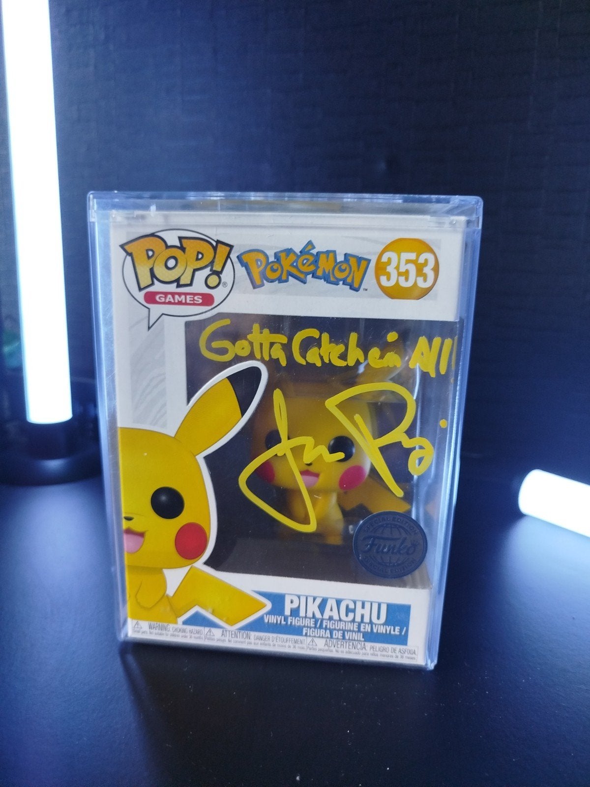 Funko Pop! Pokémon Pikachu #353 Gesigneerd, Ophalen of Verzenden, Zo goed als nieuw