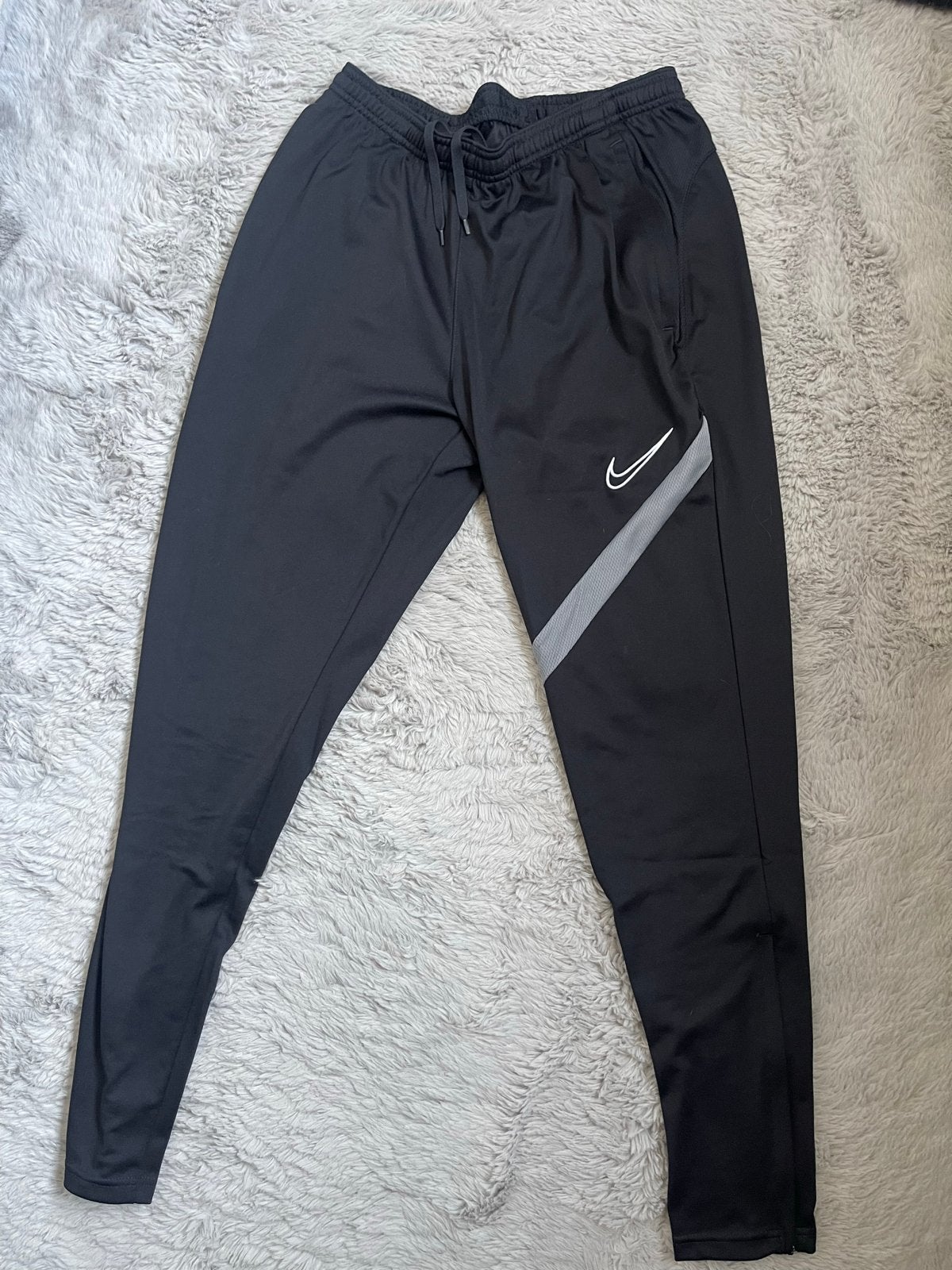 Nike trainingsbroek maat M, Kleding | Heren, Fitness, Maat 48/50 (M), Zwart, Ophalen of Verzenden