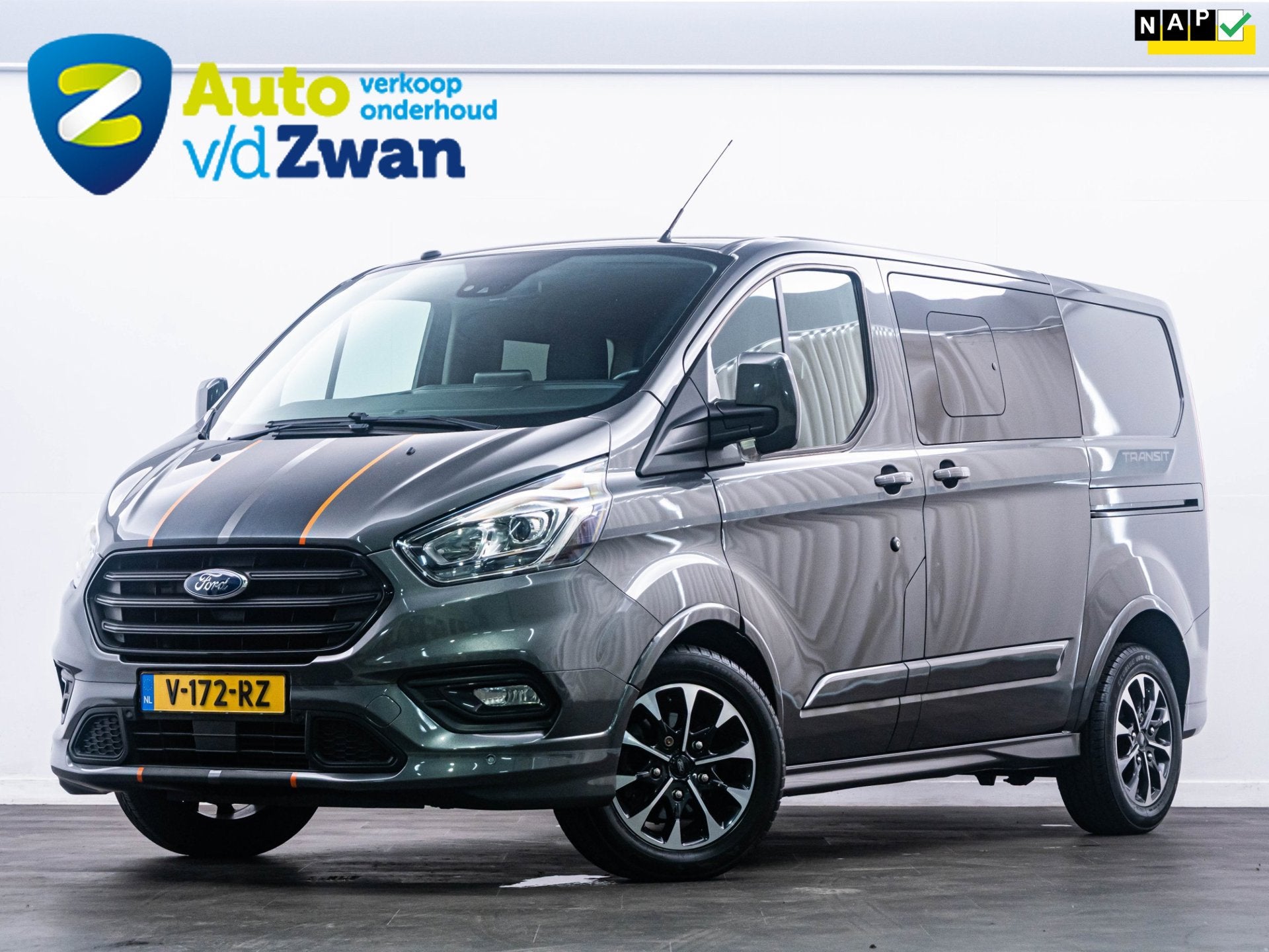 Ford Transit Custom 310 2.0 TDCI L1H1 Limited Sport DC 5pers, 4 cilinders, Zwart, 14 km/l, Bedrijf
