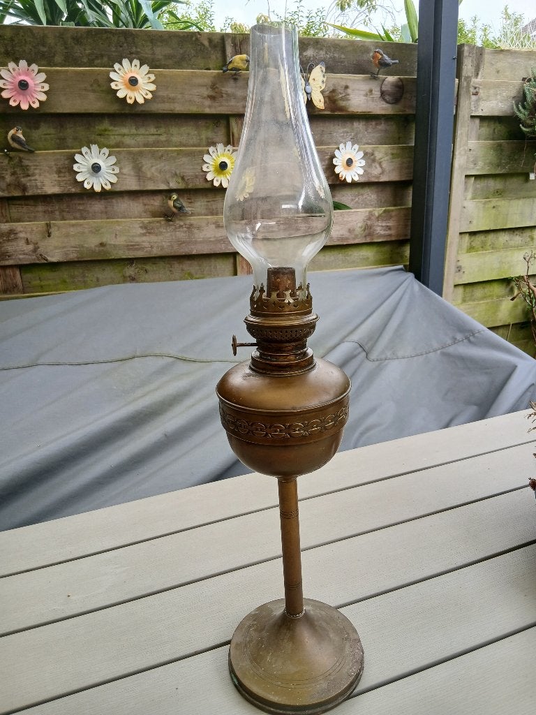 Antieke messing olielamp met glazen cilinder, Ophalen of Verzenden