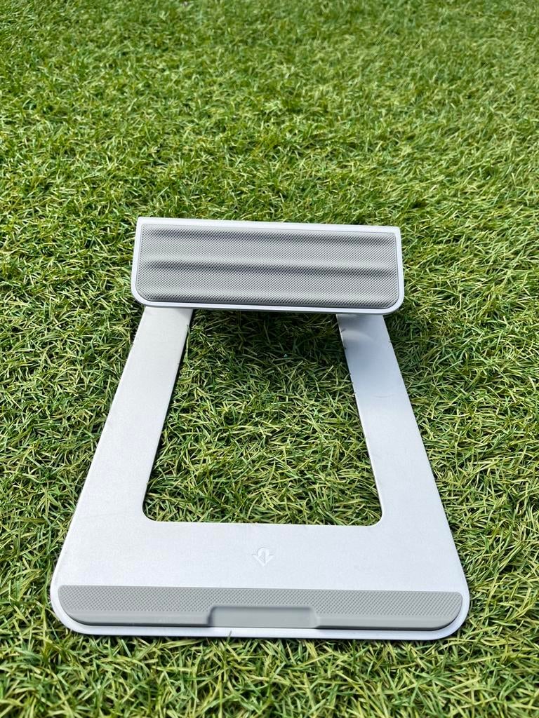 Tablet- Laptop standaard, Ophalen, Zo goed als nieuw