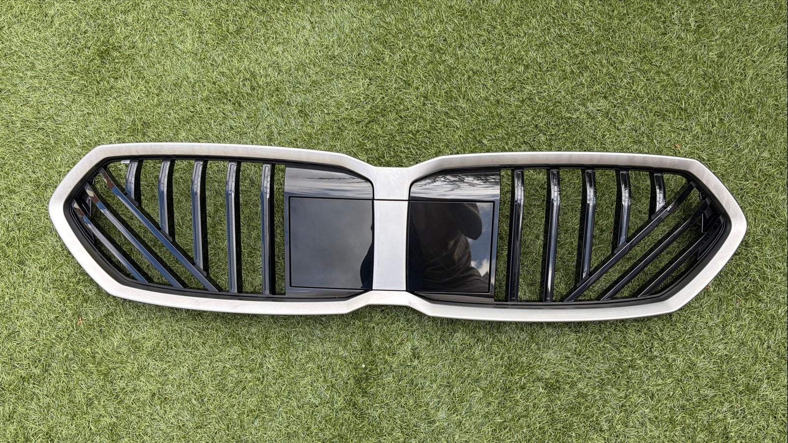 BMW 1 serie F70 Grille nieuw in doos, Voor, Nieuw, Ophalen of Verzenden, Bumper