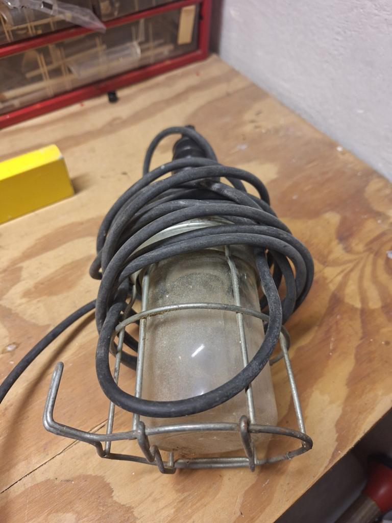 Vintage Werkplaatslamp / Bouwlamp met Beschermkooi, Antiek en Kunst, Ophalen of Verzenden