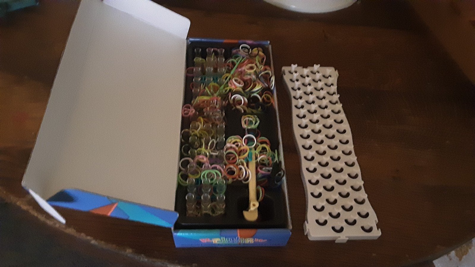 Rainbow Loom hobby set met extra elastiekjes, Hobby en Vrije tijd, Knutselen, Gebruikt, Meerkleurig, Ophalen of Verzenden, Kunststof