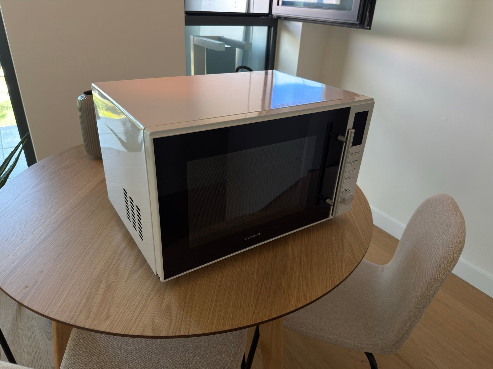 Inventum combination microwave, Witgoed en Apparatuur, Magnetrons, Gebruikt, Vrijstaand, Combimagnetron, 45 tot 60 cm, Grill, Hete lucht