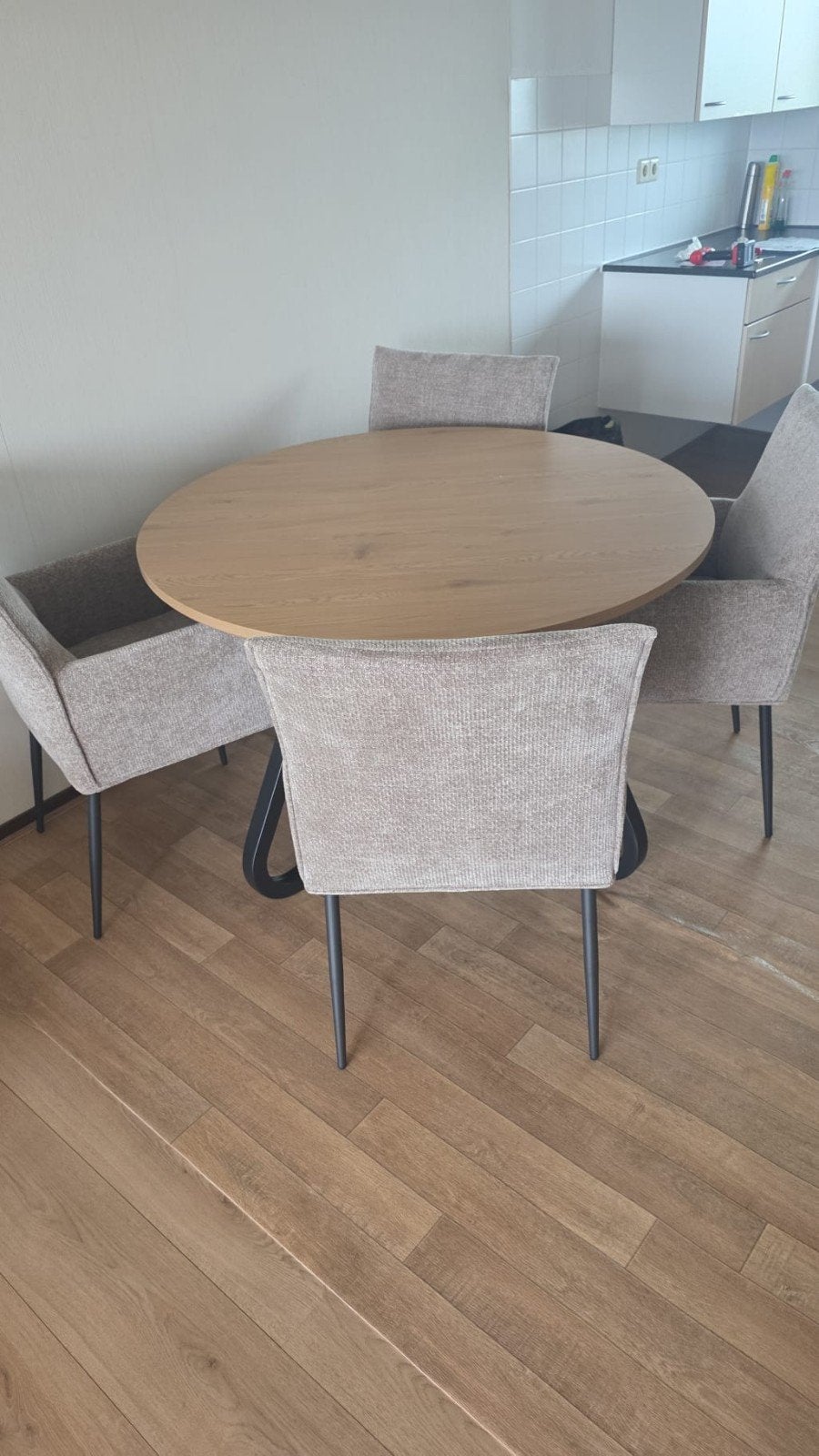 Ronde eettafel (120 cm) met 4 stoelen - Zo goed als nieuw, Ophalen