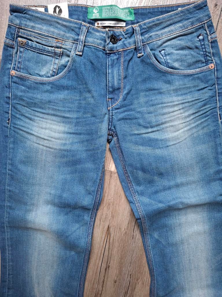 KUYICHI Wendy low bootcut jeans W31 L34, Kleding | Dames, Spijkerbroeken en Jeans, Blauw, KUYICHI, Nieuw, Ophalen of Verzenden