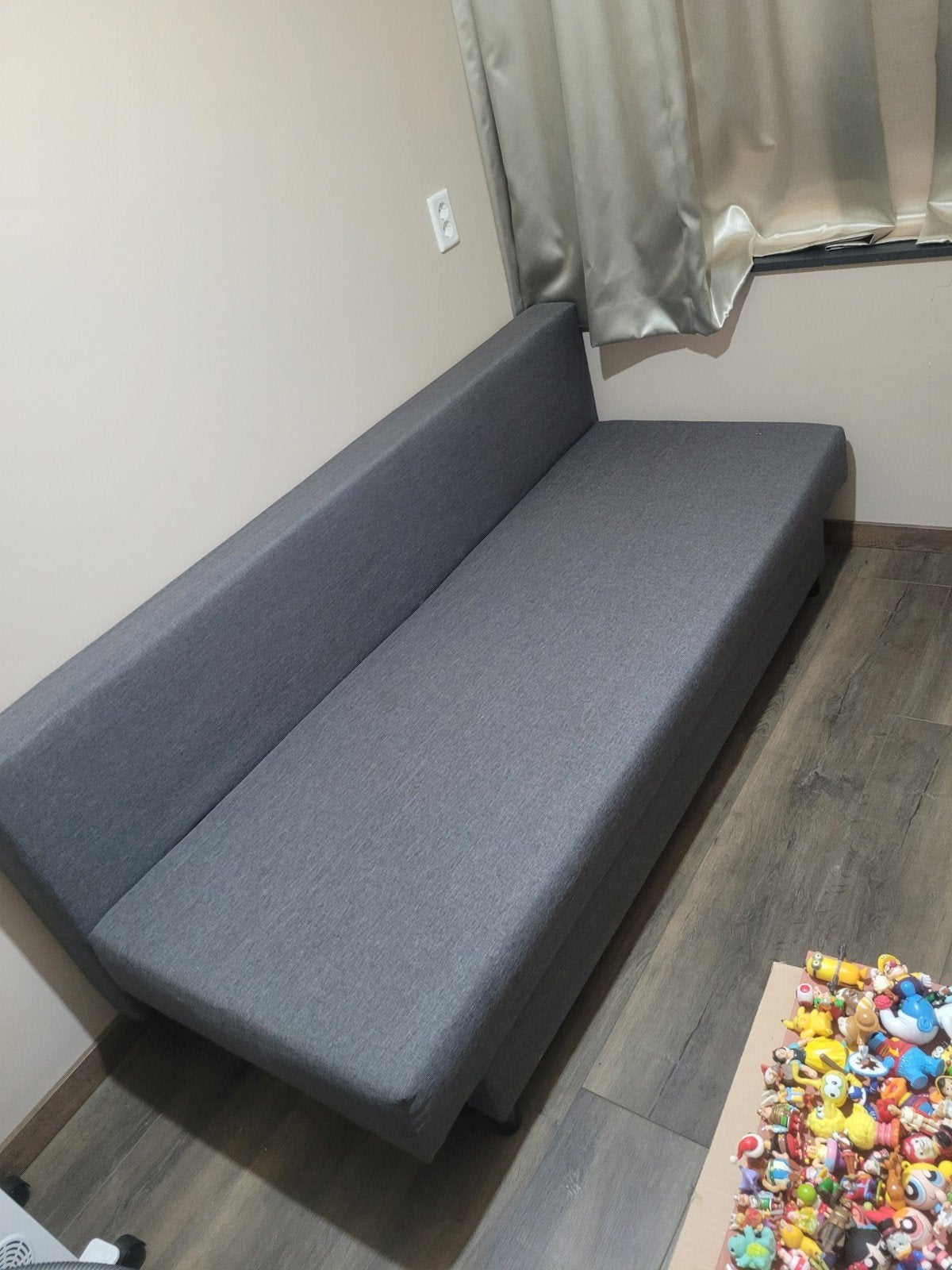Slaapbank 200x140 met opbergruimte en sierkussens, Huis en Inrichting, Zo goed als nieuw, 200 cm, Grijs, 140 cm