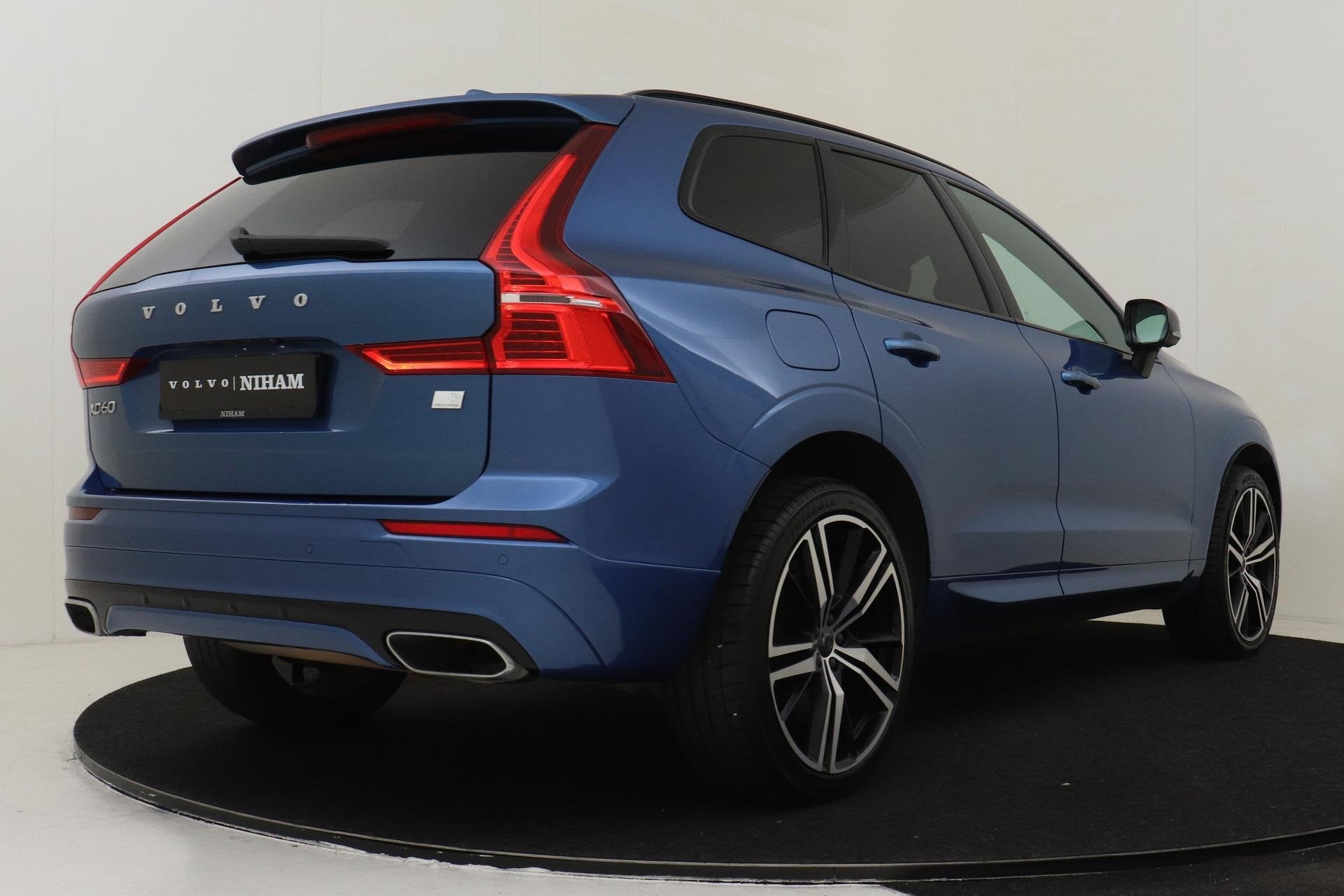 Volvo XC60 T6 RECHARGE AWD R-DESIGN -PANO.DAK|HARMAN/KARDON|, 12 maanden, Gebruikt, Euro 6, Blauw