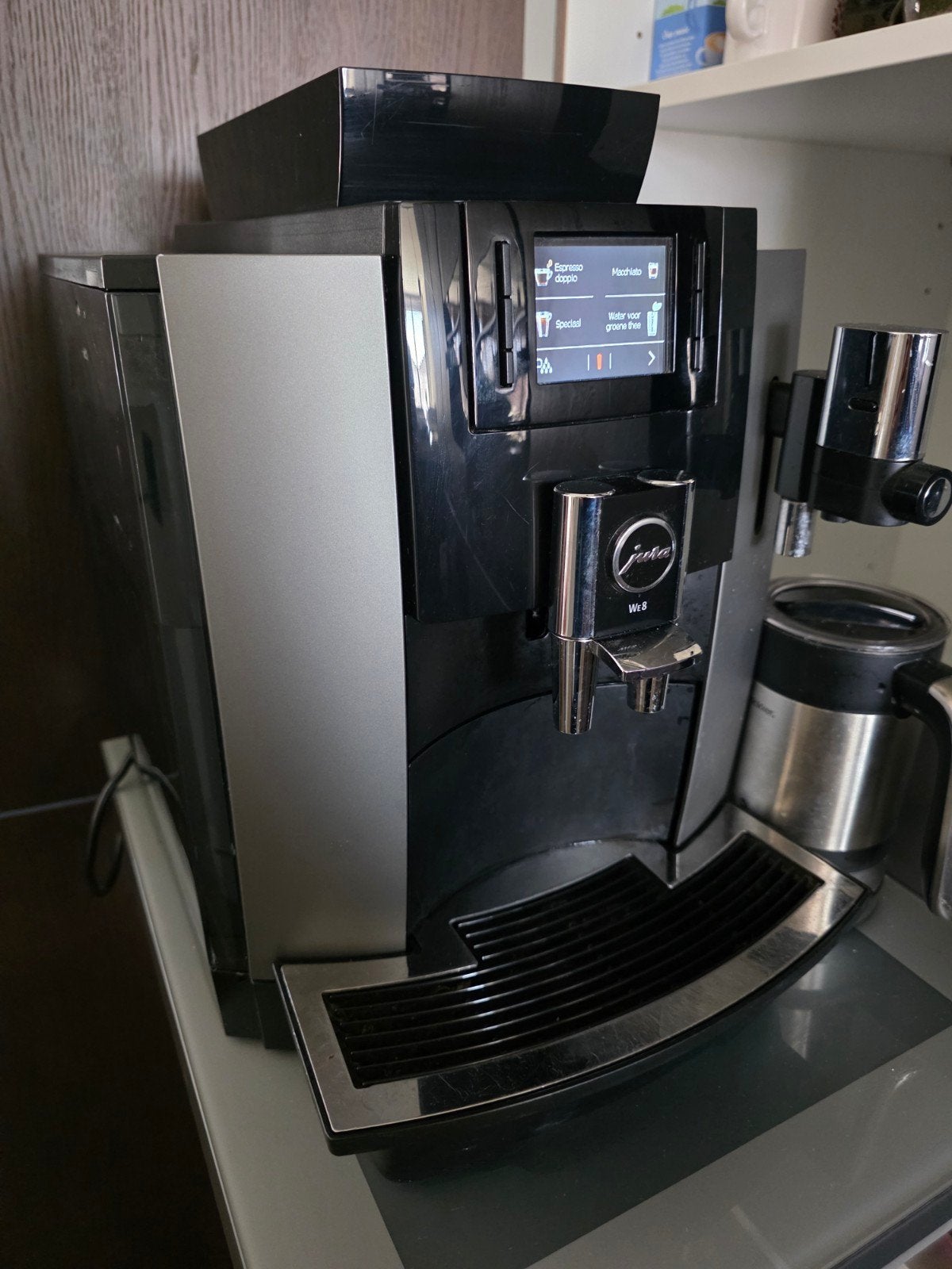 Jura WE8 Koffiemachine - Zo goed als nieuw, Witgoed en Apparatuur, Koffiezetapparaten, 10 kopjes of meer, Koffiemachine, Zo goed als nieuw