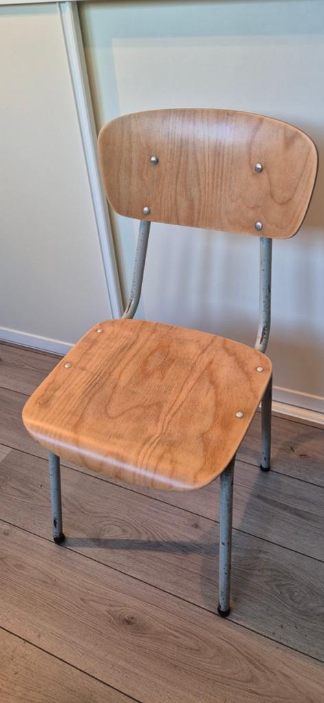 4 vintage schoolstoelen, niet stapelbaar, Ophalen