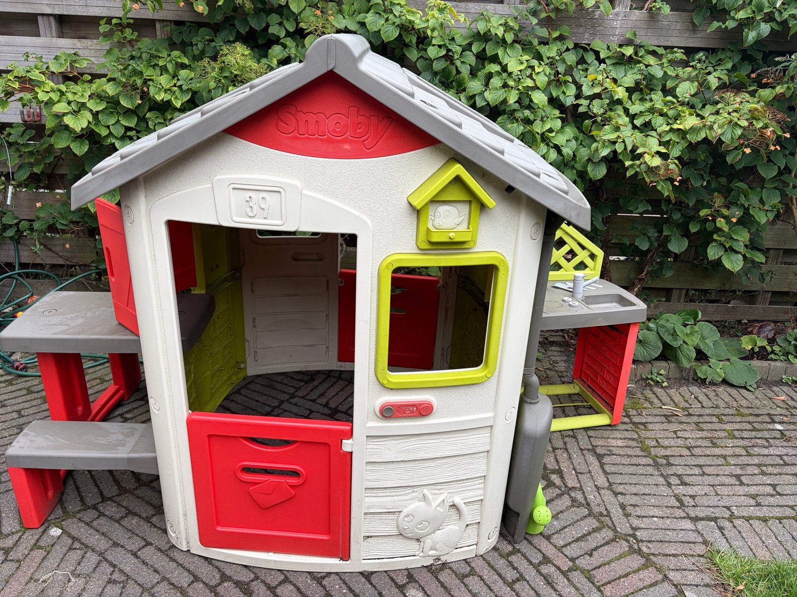 Smoby Speelhuisje met picknicktafe, bel en keuken, Ophalen, Gebruikt, Kunststof