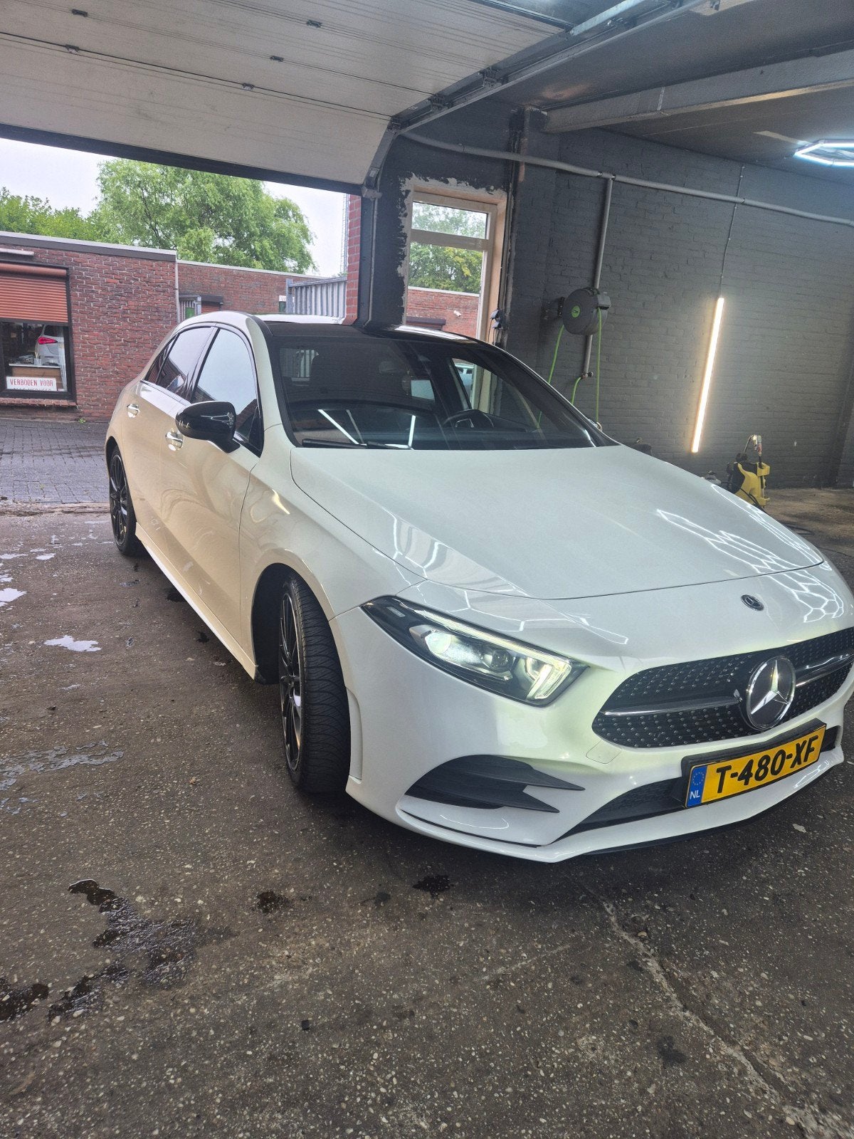 Mercedes-Benz A-Klasse A 200 163pk 7G-DCT 2018 Wit, 15 km/l, 4 cilinders, 75 €/maand, Particulier
