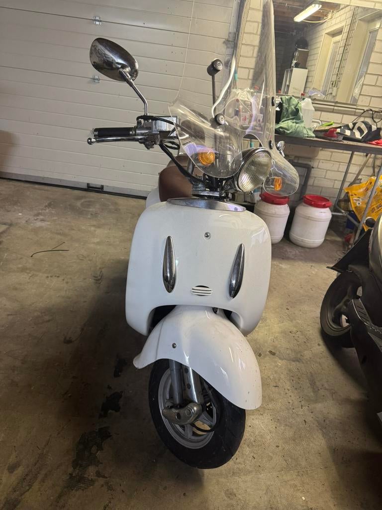 Retro scooter, Ophalen of Verzenden, Zo goed als nieuw, Benzine, Overige merken