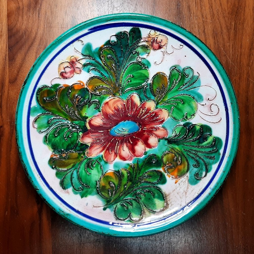 Fraai gekleurd vintage keramiek sierbord. 22,7 cm. x 2,5 cm., Ophalen of Verzenden
