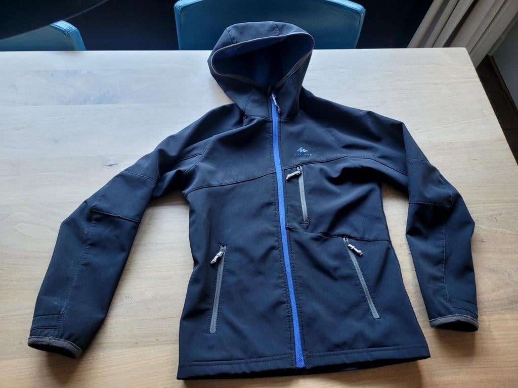Softshell maat 123/130, Caravans en Kamperen, Regenkleding, Ophalen of Verzenden, Regenjas