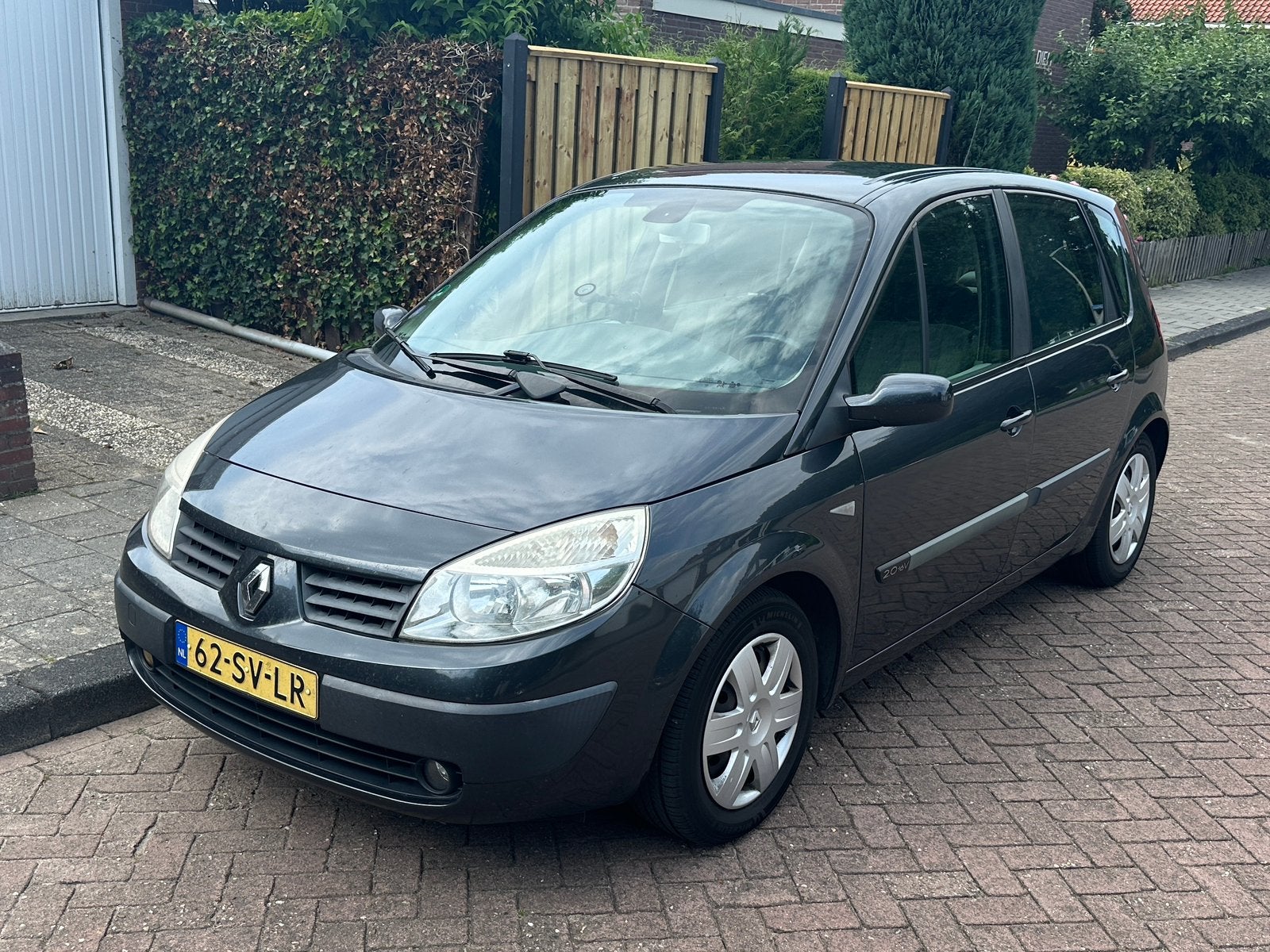LPG Renault Megane Scénic II 2.0 | Nieuwe banden, Auto's, Renault, 1998 cc, 4 cilinders, Origineel Nederlands, 75 €/maand