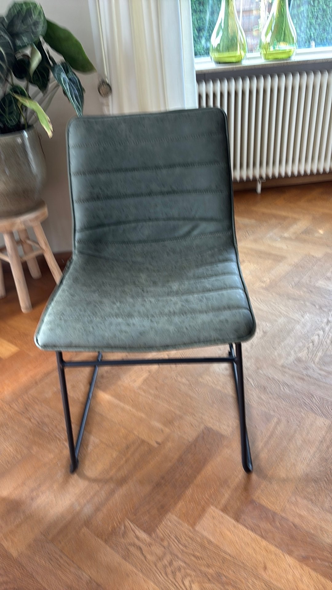 Te koop: 4 groene eetkamerstoelen, Ophalen, Zo goed als nieuw, Overige kleuren