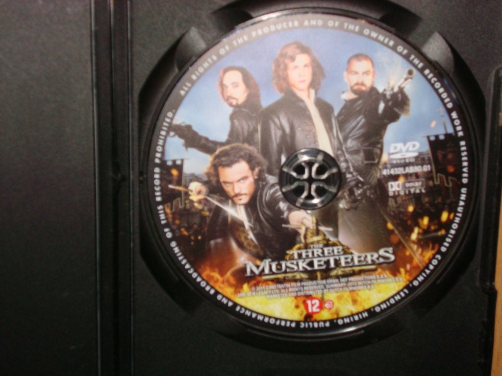 DVD - The Three Musketeers (2011) met Milla Jovovich, Engels, Nederlands, Ophalen of Verzenden, Zo goed als nieuw