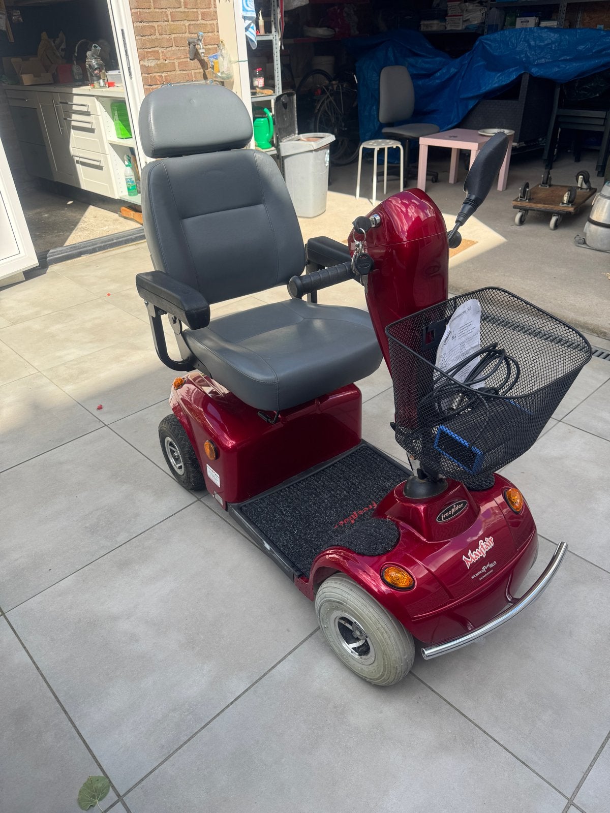 Goed wekende scootmobiel mayfair, Ophalen, Gebruikt, 16 km/u of meer