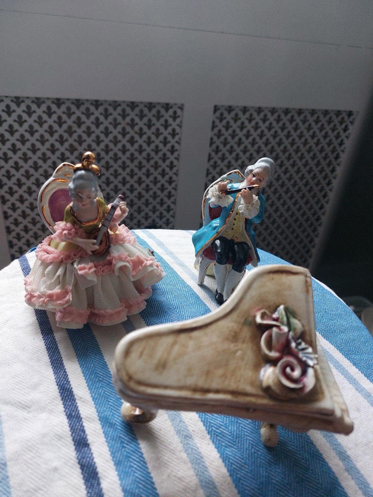 Vintage porseleinen beeldjes: muzikanten en piano, Ophalen of Verzenden