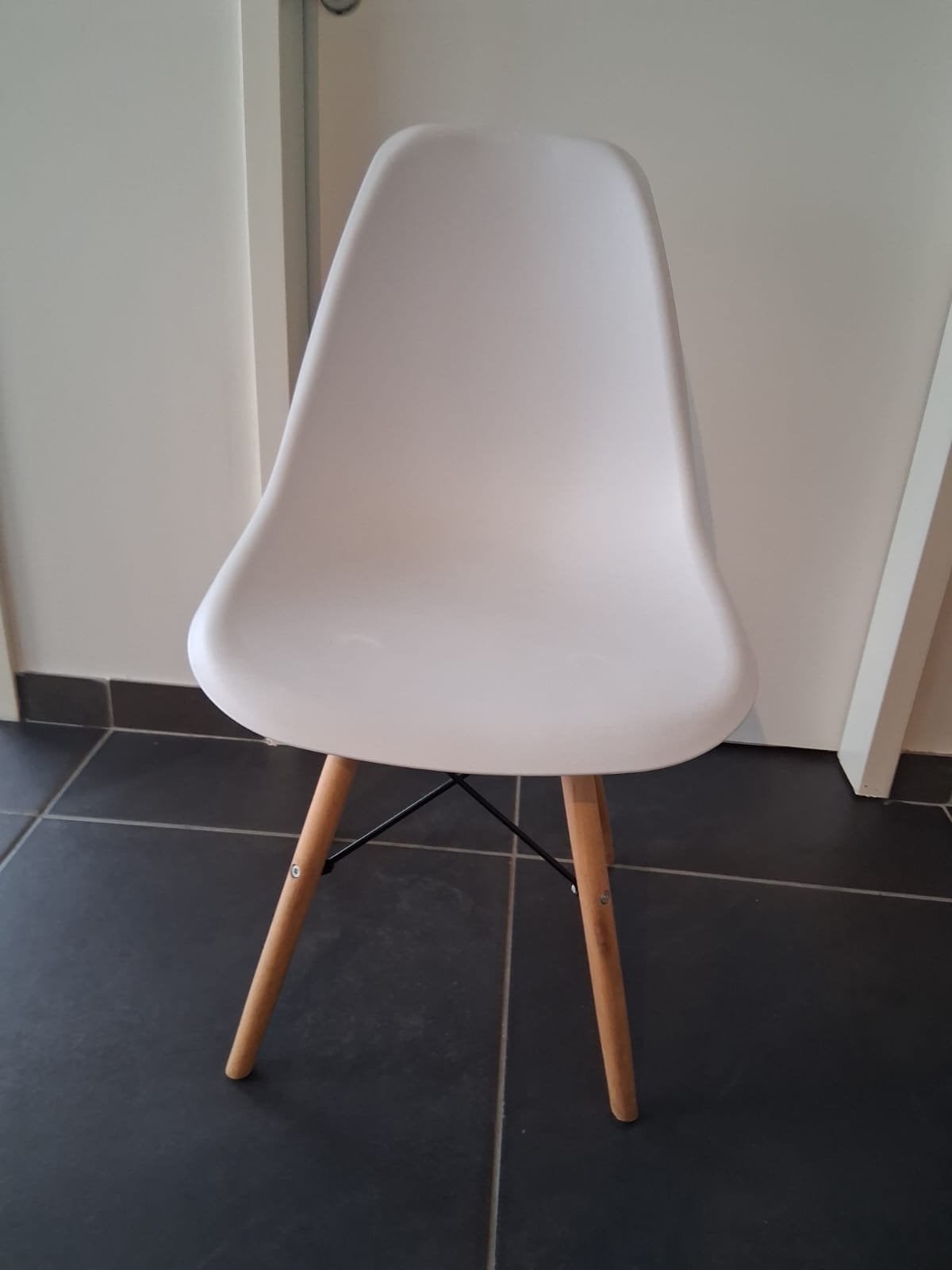 Witte stoel met houten poten - Scandinavische stijl, Ophalen, Gebruikt, Wit, Eén