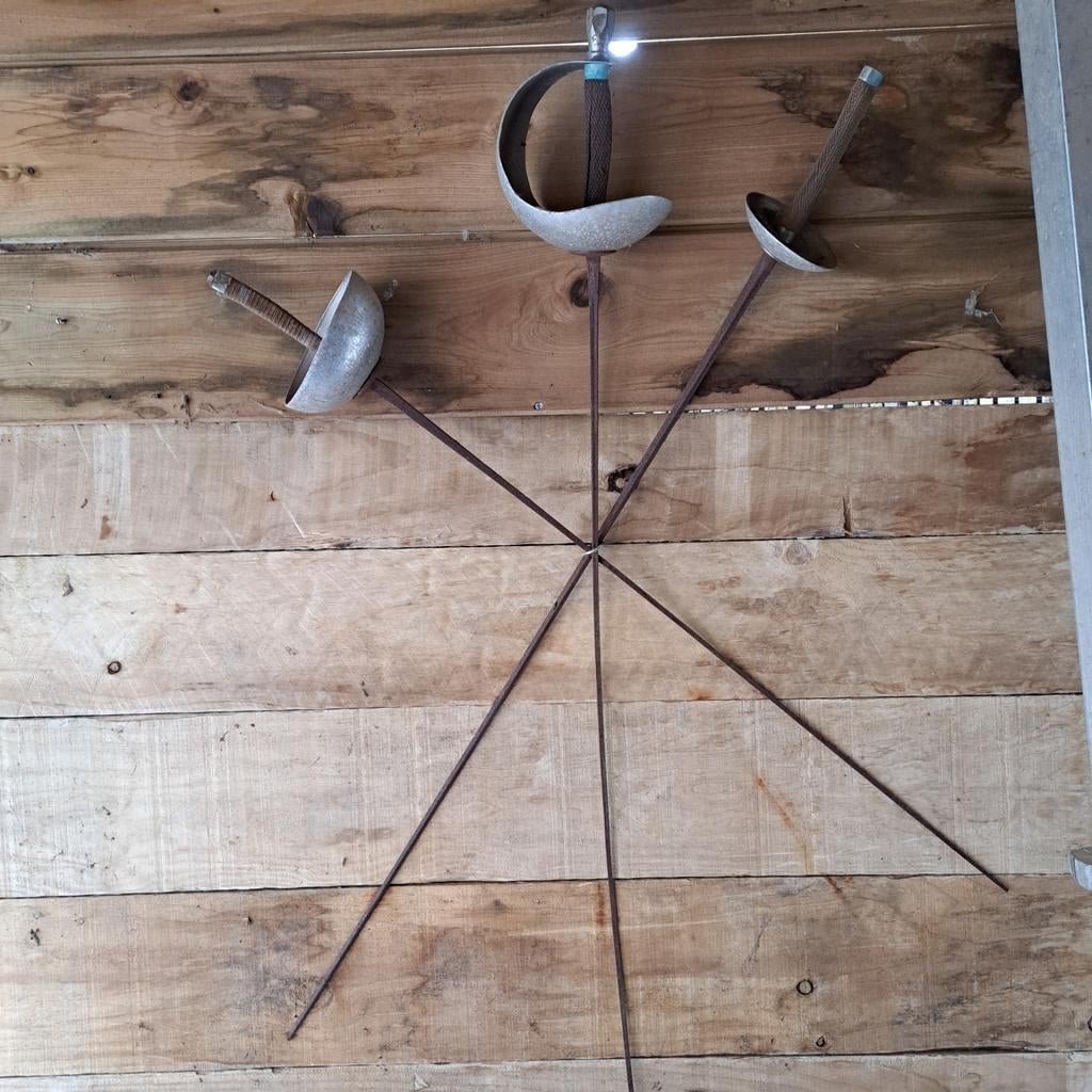 Degen sabel en floret  roestig, voor decoratie, Ophalen