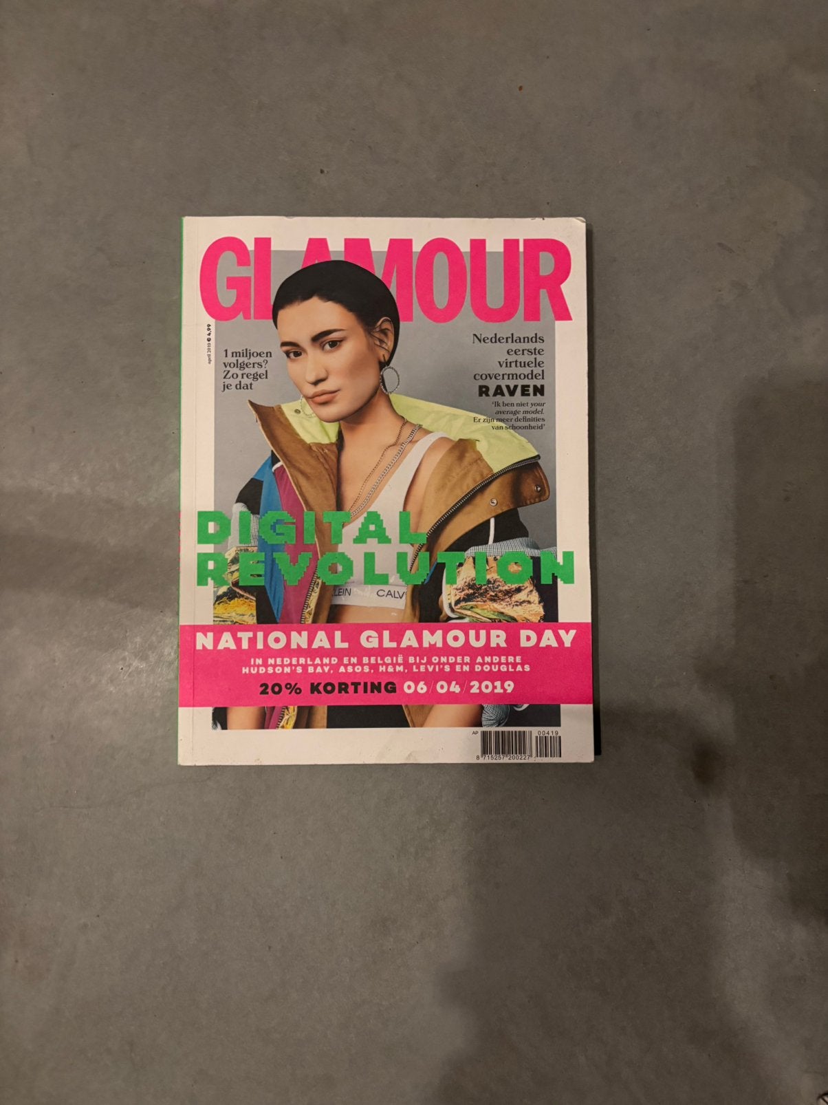 Tijdschrift Glamour, Boeken, Tijdschriften en Kranten, Ophalen of Verzenden, Zo goed als nieuw