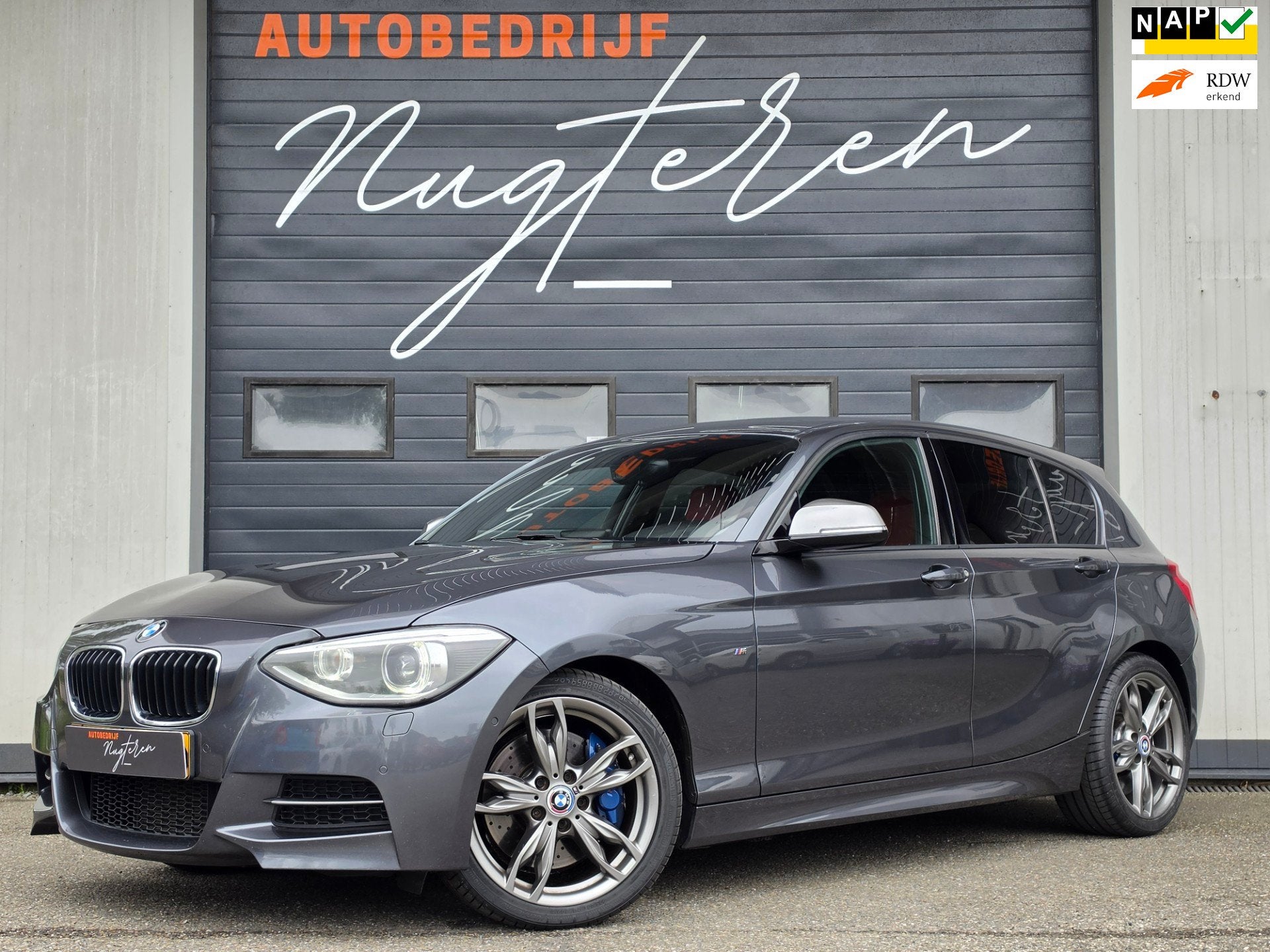 BMW 1-serie M135i xDrive High Executive|NL auto|4 nieuwe ban, Auto's, BMW, Gebruikt, Euro 6, 320 pk, Vierwielaandrijving
